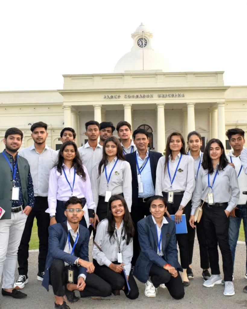 THE IIT ROORKEE: E SUMMIT